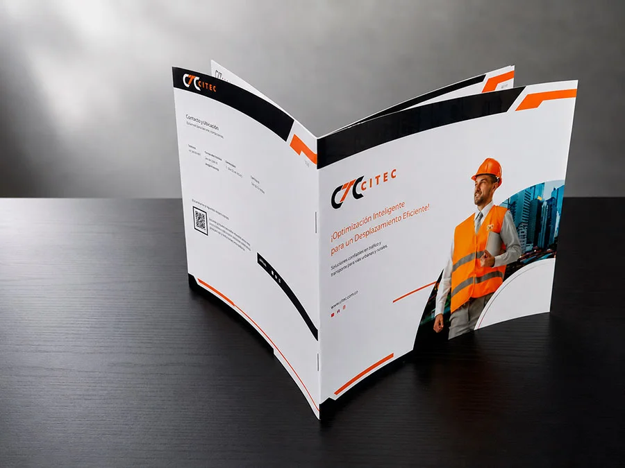 Brochure corporativo plegable impreso para CITEC, producido como material comercial y empresarial en Medellín.