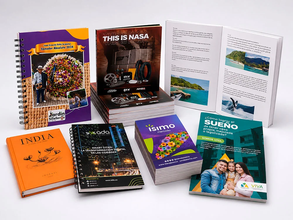 Productos de litografía impresos por Idex Publicidad en Medellín, incluyendo agendas, cuadernos, revistas, plegables y material corporativo.